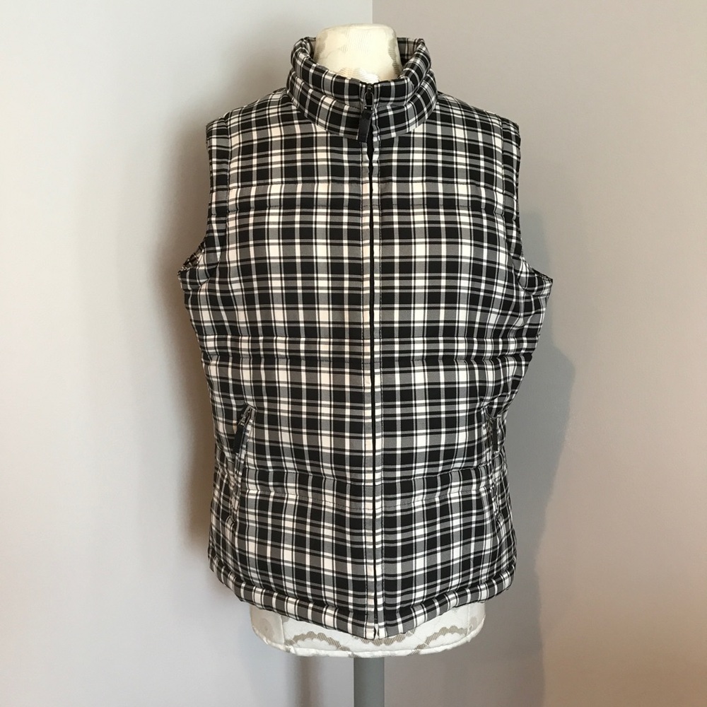 Charter Club white and black checkered vest. Large